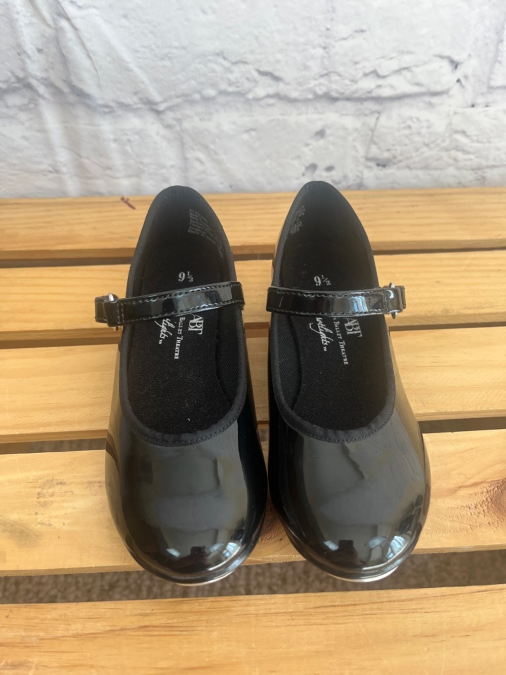 American Ballet Theater little girls black patent tap dance shoes size 9.5